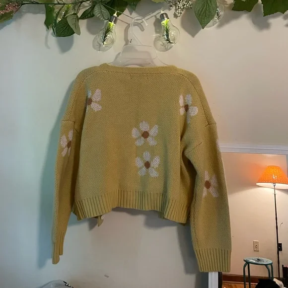 Cardigan+Cami set🌼✨ - Picture 4 of 10